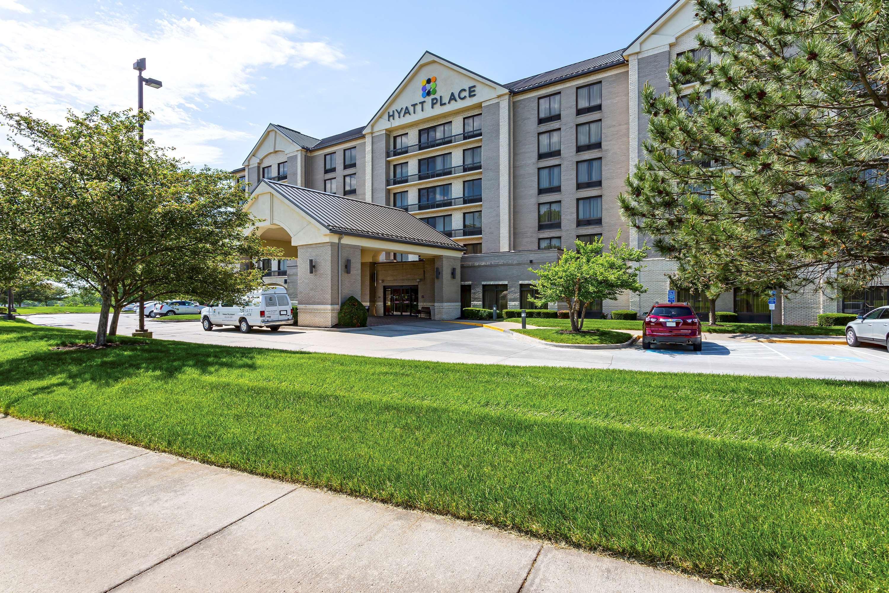 Wyndham Garden Kansas City Airport Екстер'єр фото