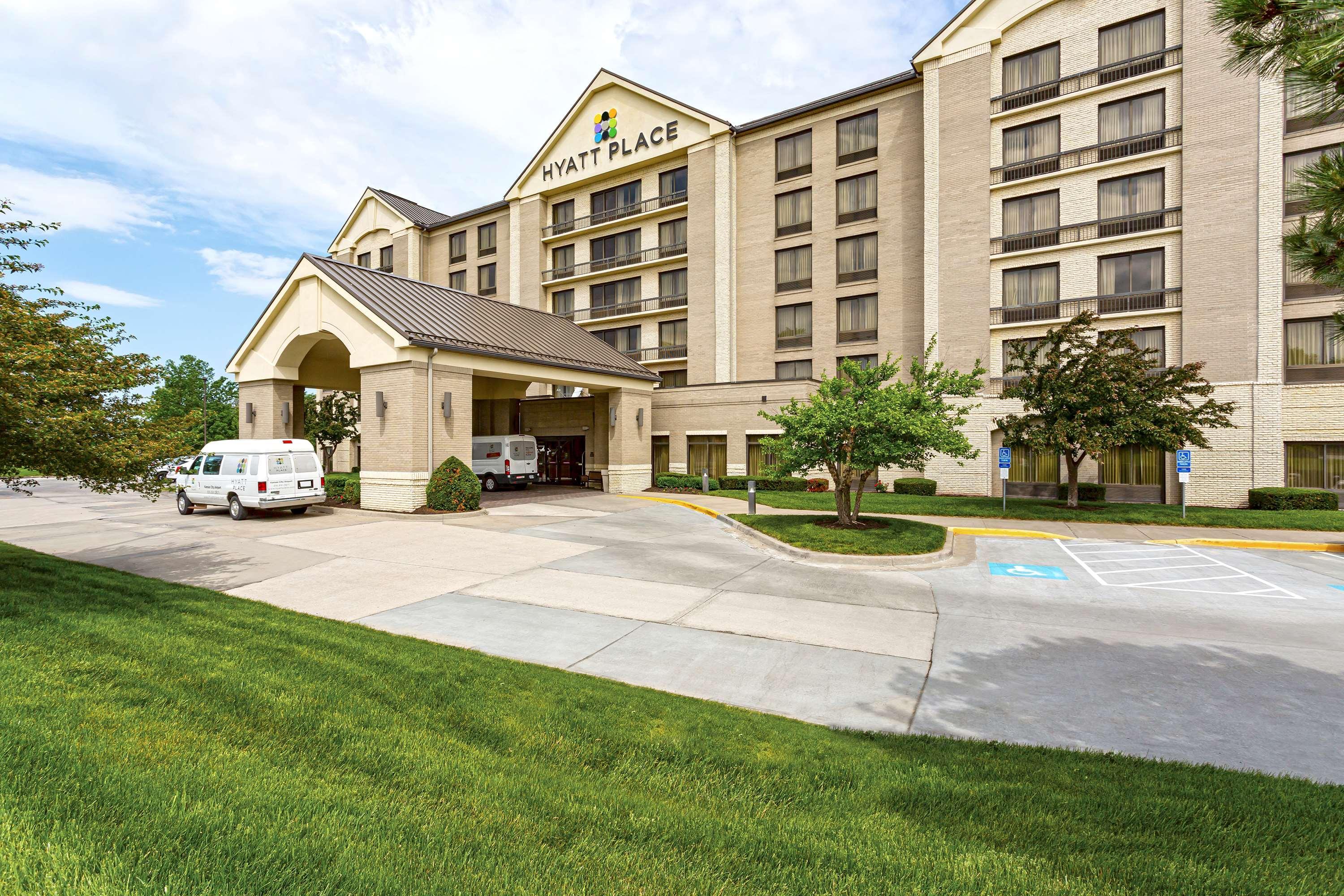 Wyndham Garden Kansas City Airport Екстер'єр фото