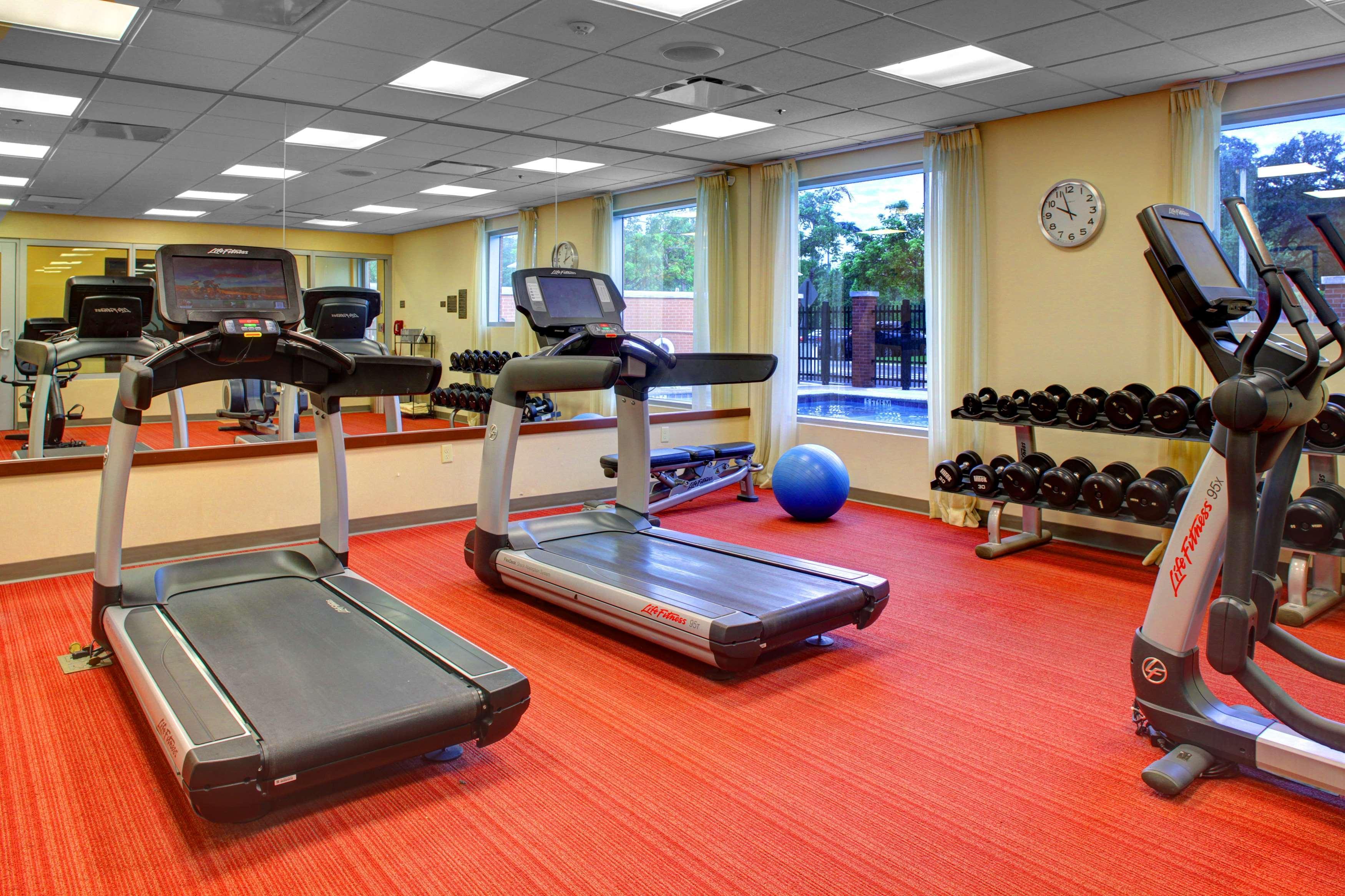 Wyndham Garden Kansas City Airport Екстер'єр фото
