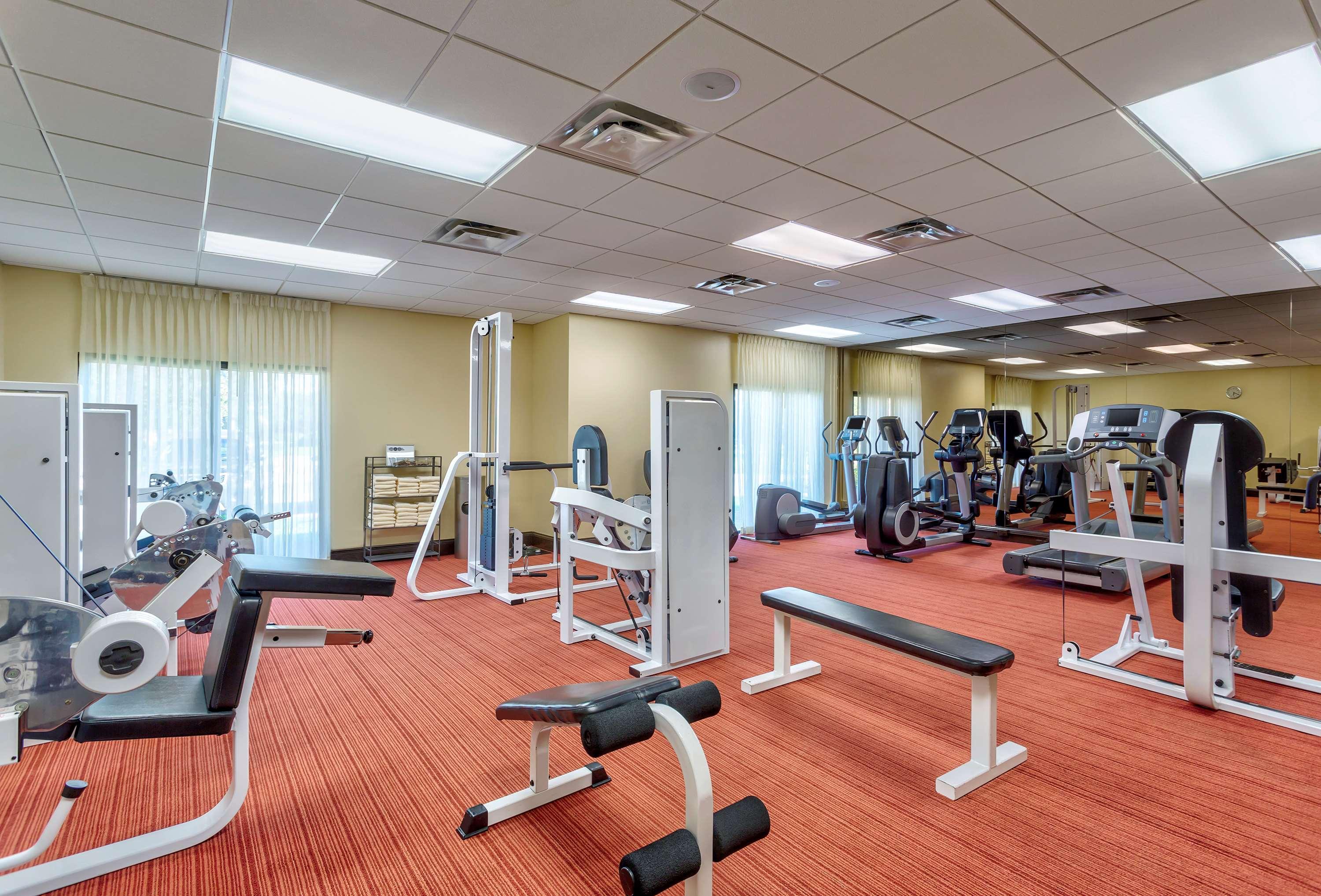 Wyndham Garden Kansas City Airport Екстер'єр фото