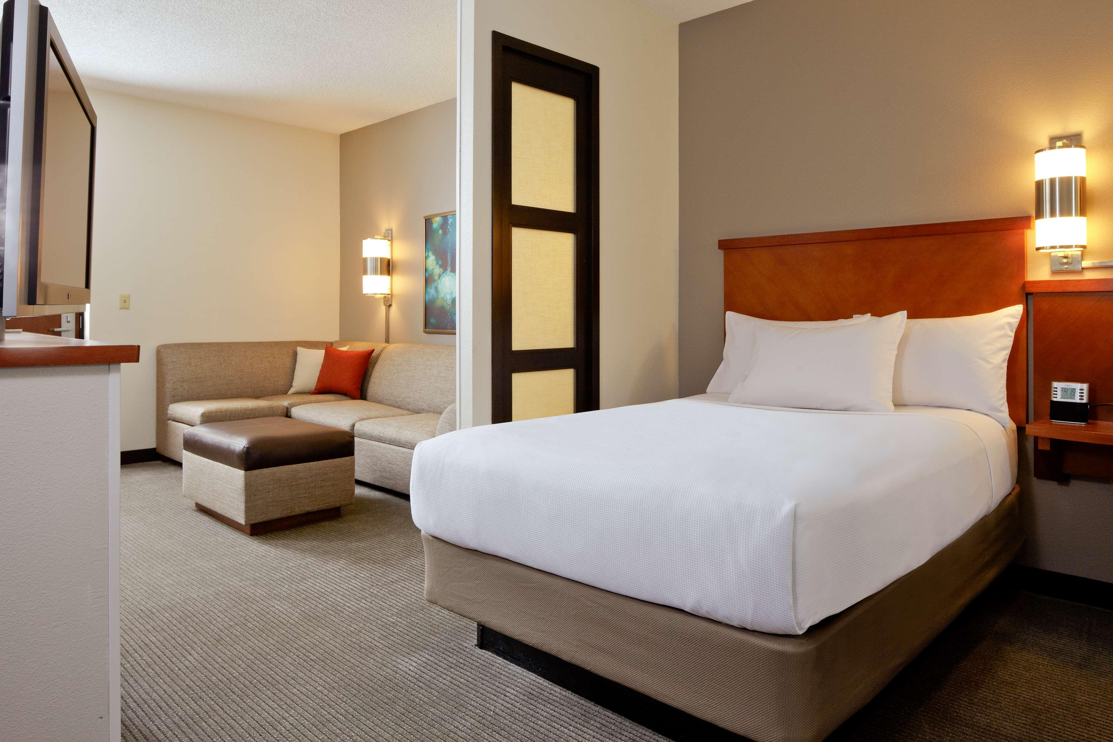 Wyndham Garden Kansas City Airport Екстер'єр фото
