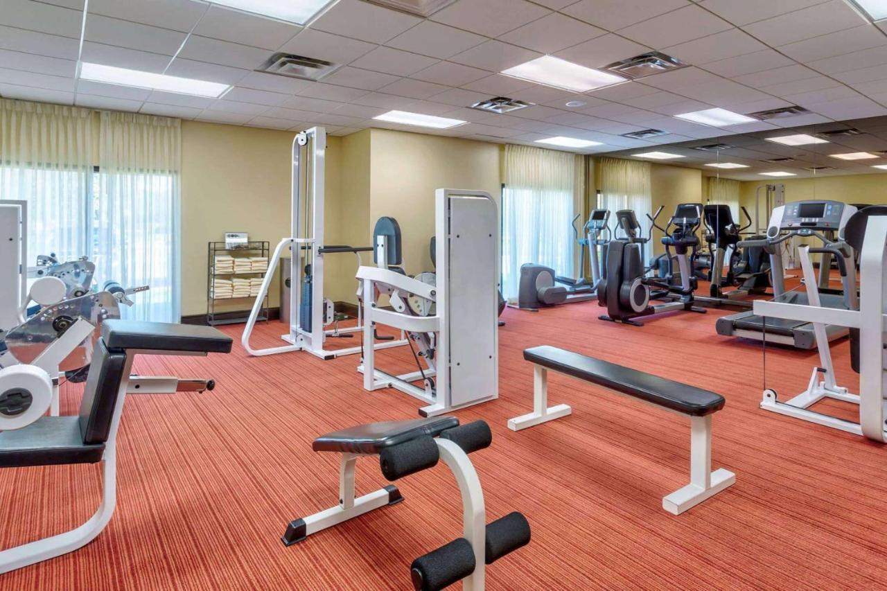 Wyndham Garden Kansas City Airport Екстер'єр фото