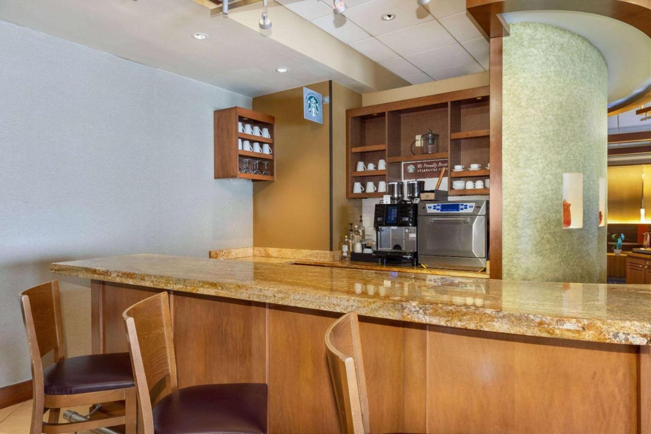 Wyndham Garden Kansas City Airport Екстер'єр фото